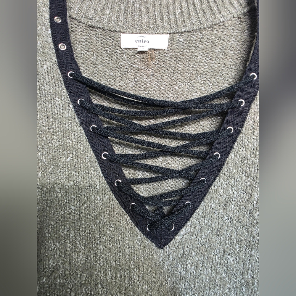 Entro/ Olive Lace-Up Sweater - Picture 3 of 6